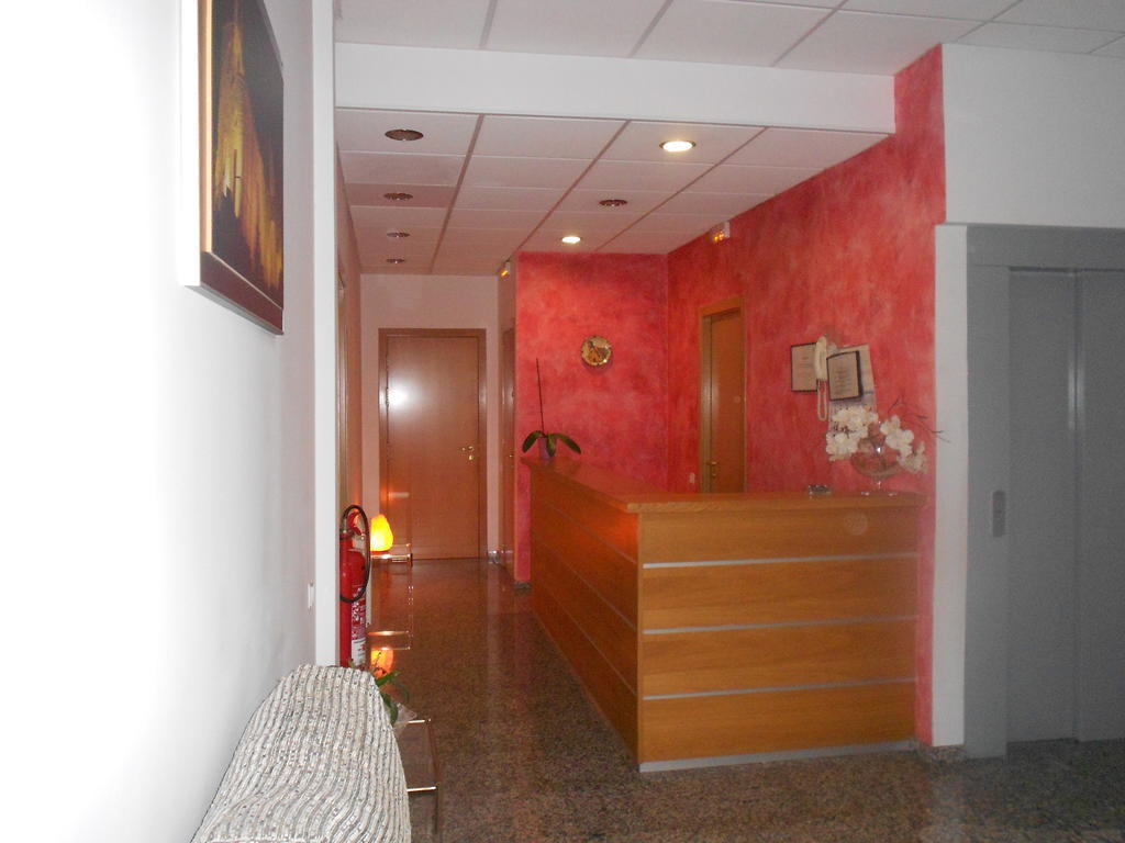 Hostal Ca La Irene Sant Vicens De Castellet Buitenkant foto